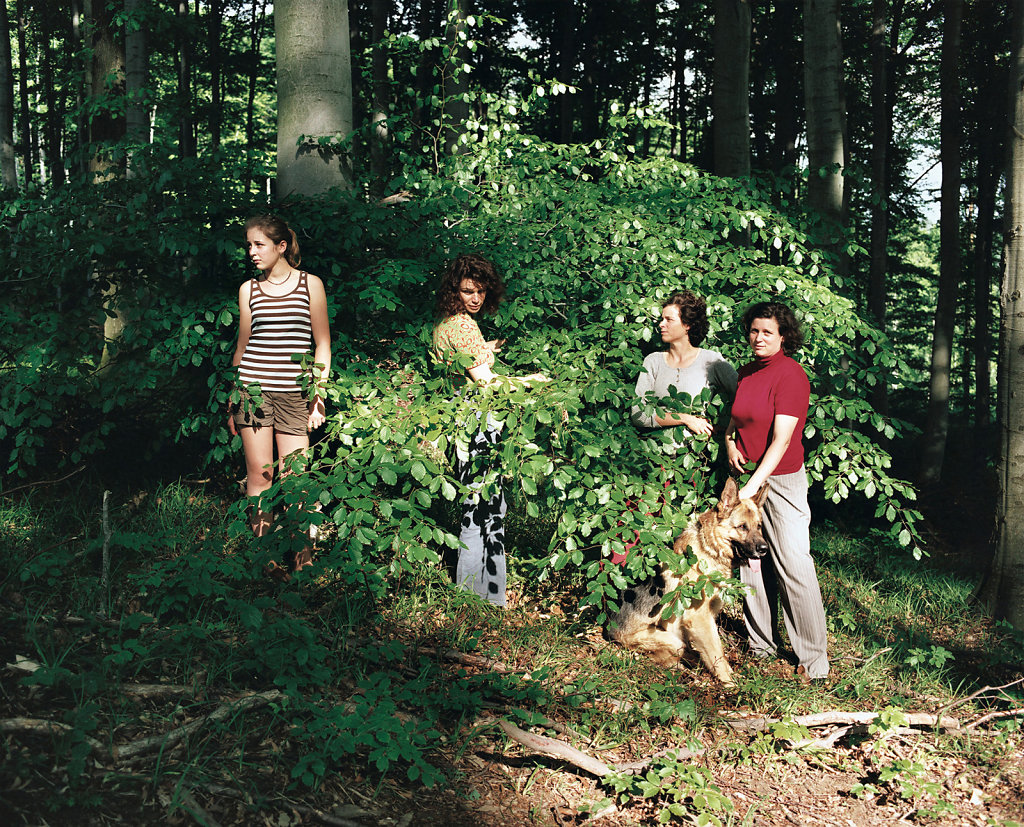 Christine and Irene Hohenbüchler, with their sister Heidemarie, artists and daughter Juli, Eichgraben, Vienna Forest (AT), 05/07 (right to left)